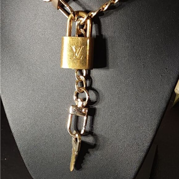 Authentic Louis Vuitton Lock and Key #300 - Picture 11 of 12